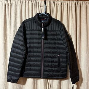 Tommy Hilfiger Men’s Packable Puffer Down Jacket. Large.